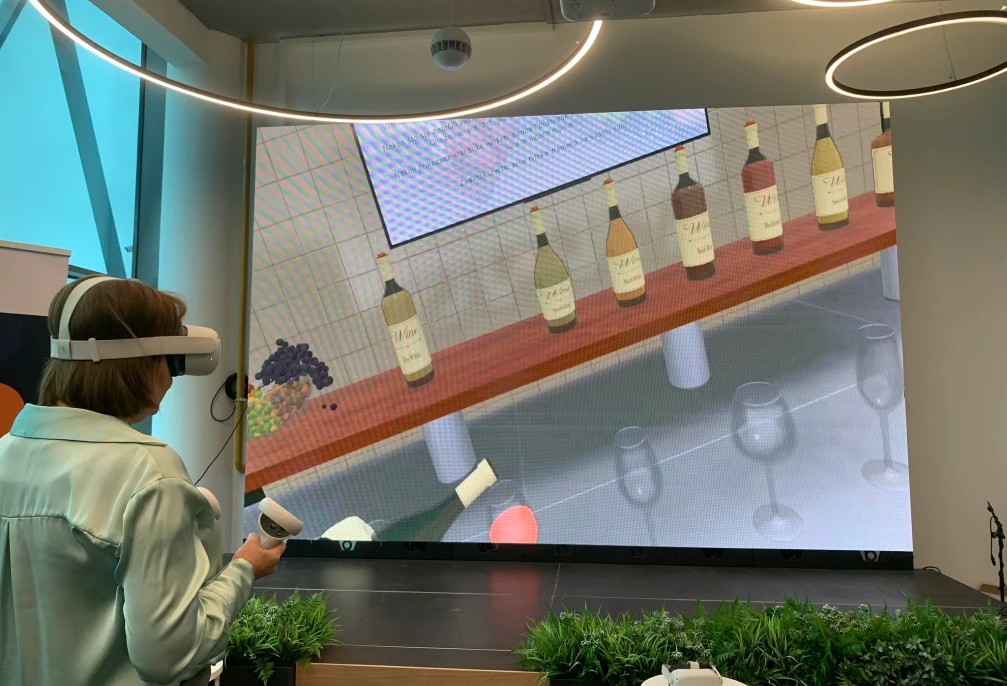 15th-croatian-culinary-days-vr-application-demonstration-wine-pouring